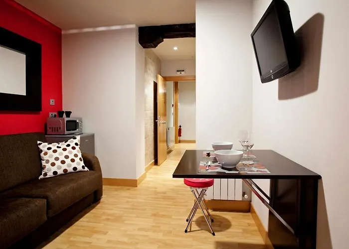 Konukevi Casual Arriaga 2*