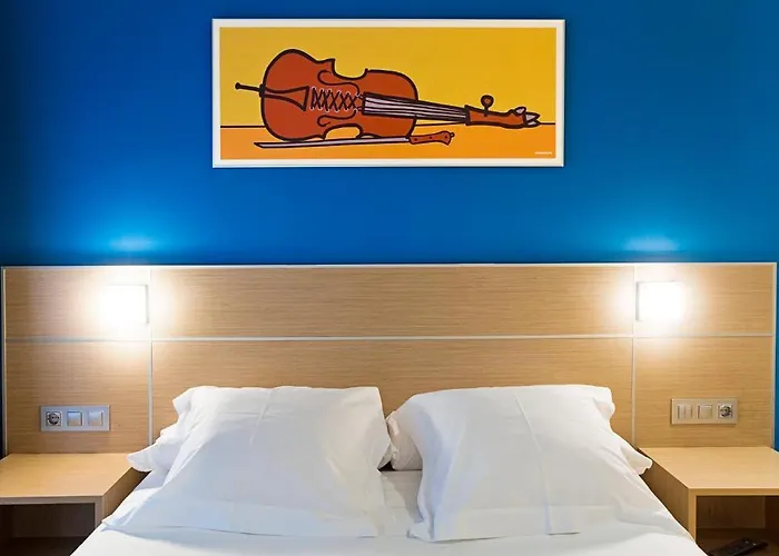 Konukevi Casual Arriaga 2*